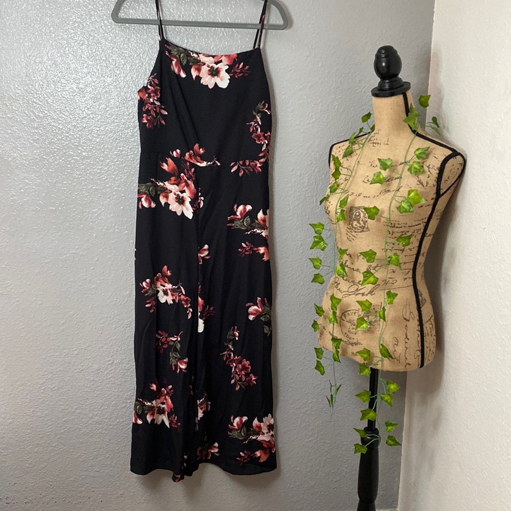 Floral Jumpsuit - Picture 3 of 9